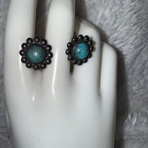 VINTAGE STERLING SILVER NAVAJO TURQUOISE OLD PAWN EARRINGS SCREW BACK